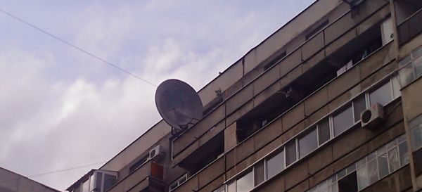 Antena satelit gigantica