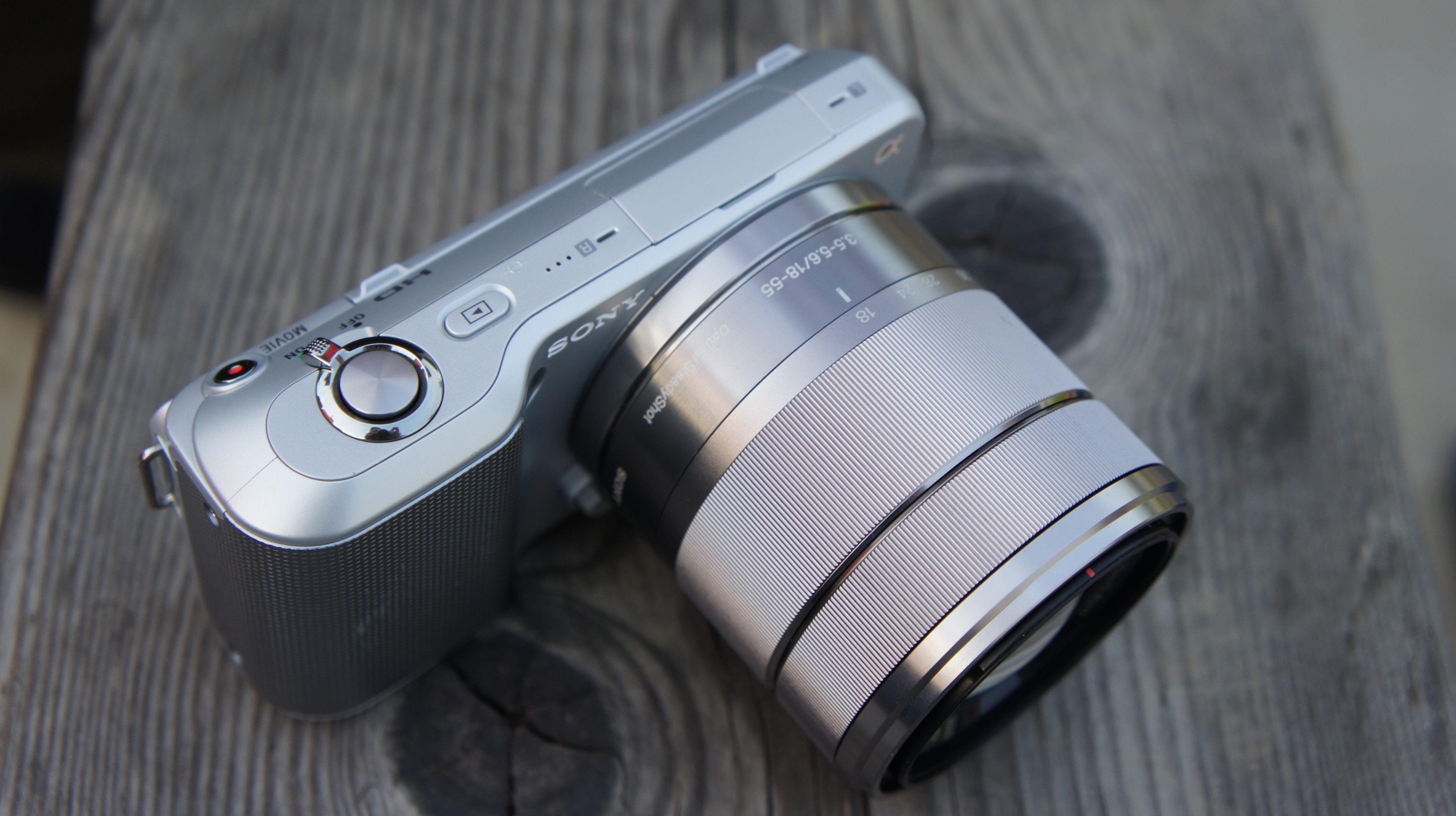 Noile camera Sony NEX-3 si NEX-5