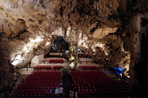 Sala de concerte in pestera