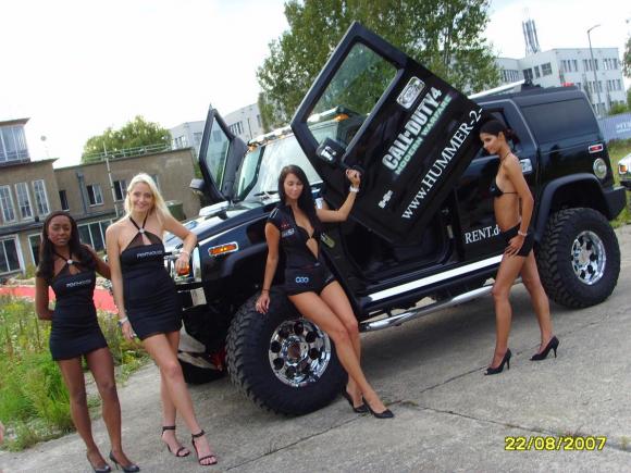 Ce-as face cu un Hummer H2?