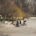 Biciclisti in Lacul Cismigiu