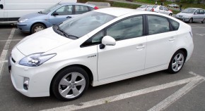 lateral toyota prius