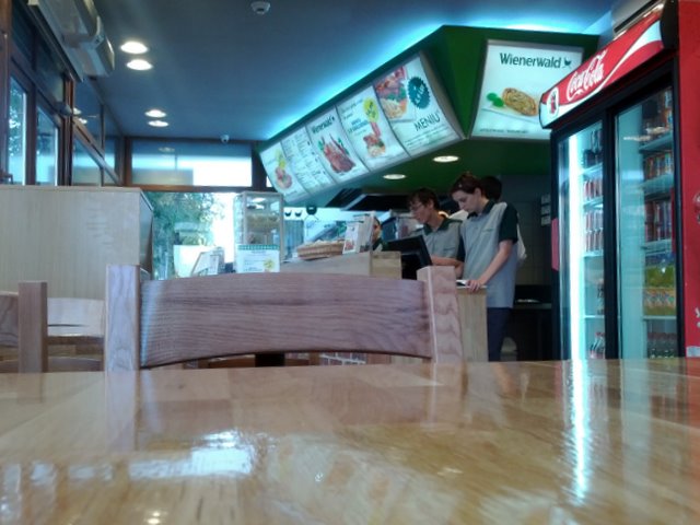 La Wienerwald, fast-food cu pui