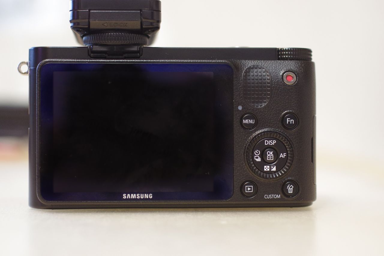 Review Samsung NX1000 – un mirrorless pentru bugete mici