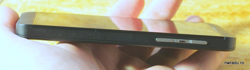 Blackberry Z10 versus Q10