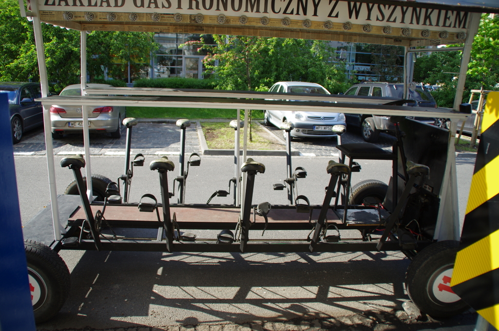 Două mijloace de transport din Varșovia