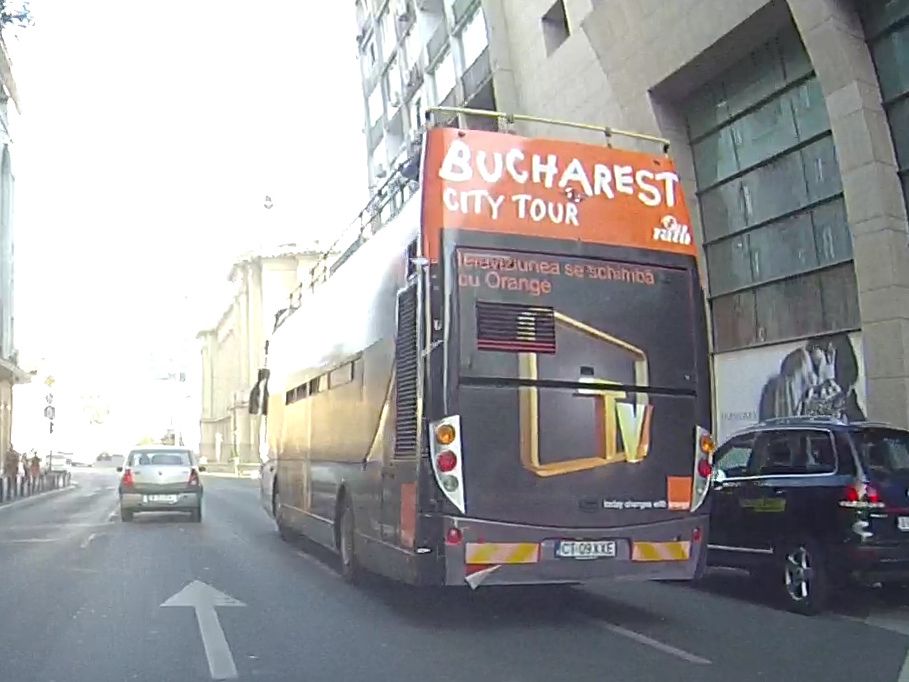 Autobuzele turistice trebuie să atragă vizitatorii Bucureștiului
