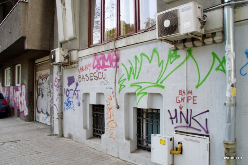 Ștergerea graffiti-ului ca pedeapsă ușoară