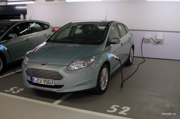 ford_focus_electric_01