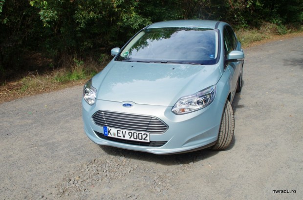 ford_focus_electric_02