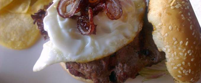 Turul Burgerilor: Old Tower Vintage Burger la Red Angus