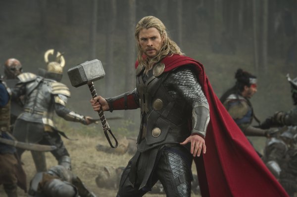 Filme: Thor: The Dark World (Întunericul)
