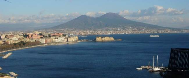 Dar un city break în Napoli sau Varșovia/Cracovia cum sună?