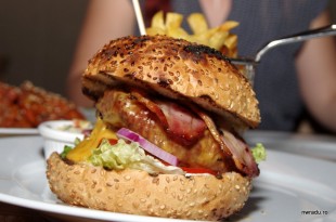 grand_combo_07_kevin_bacon_burger