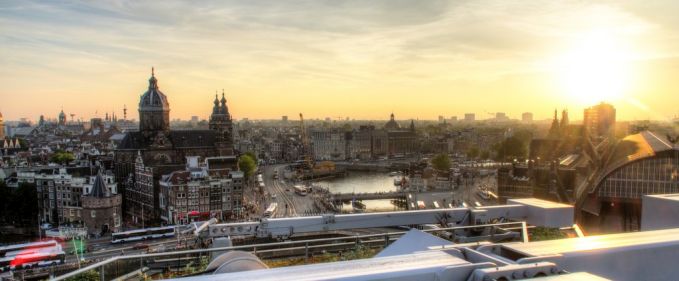 SkyLounge, un bar la înălțime ce trebuie vizitat în Amsterdam