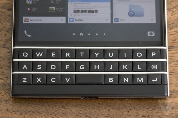 blackberry_passport_1