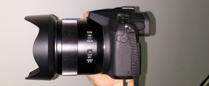 Panasonic FZ1000, aparat bridge cu filmare Ultra HD