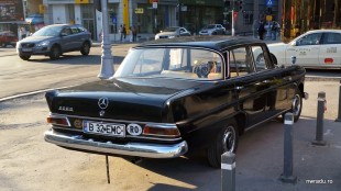 mercedes_200d_1.05