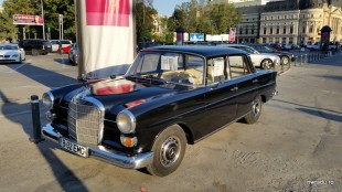 mercedes_200d_2.21