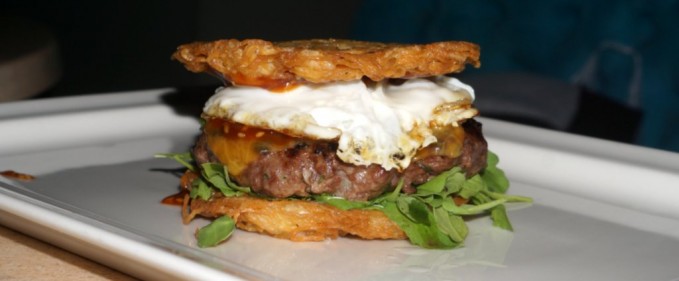 Turul Burgerilor: Presidential și Ramen Burger la berăria Republic