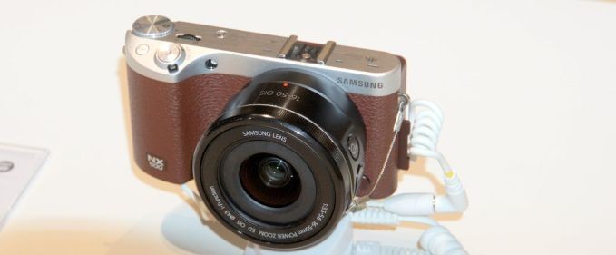 Samsung European Forum: un nou aparat foto, NX500
