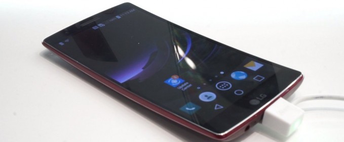 Noul LG G Flex 2 poate fi precomandat de la Vodafone (P)
