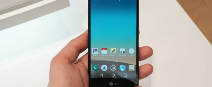 LG Magna: design curbat în gama medie