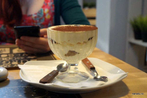 switch_eat_28_tiramisu