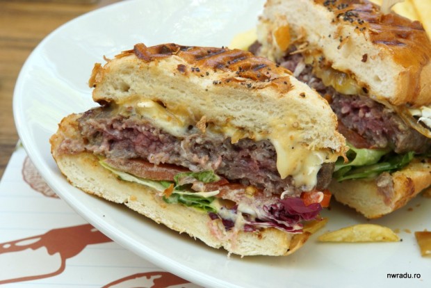 cafe_verona_burger_05