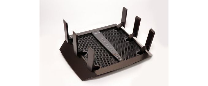 Review Netgear X6 R8000 Nighthawk – 3200 Mbps wireless cu cel mai performant router testat până acum