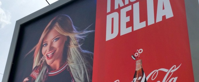 Coca-Cola n-are cu cine să facă o reclamă potrivită