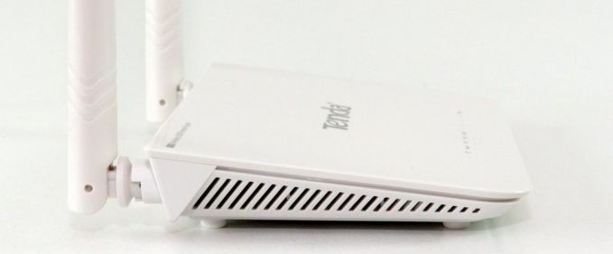 Review router Tenda F300 – ce performanțe oferă unul dintre cele mai ieftine routere wireless