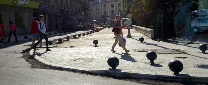Încă o stradă din zona Universității scapă de parcagii