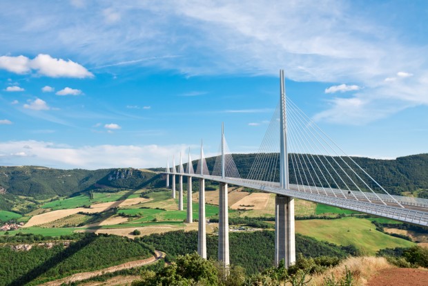 millau_shutterstock_113358064