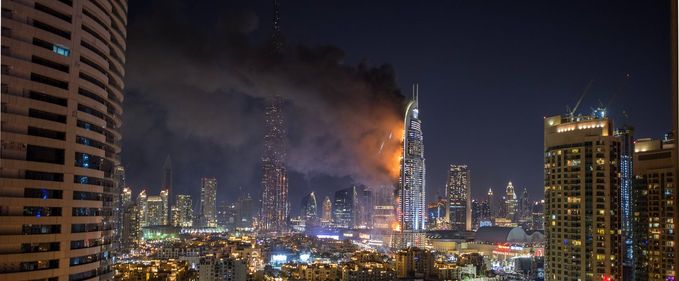 O clădire căzută în incendiu