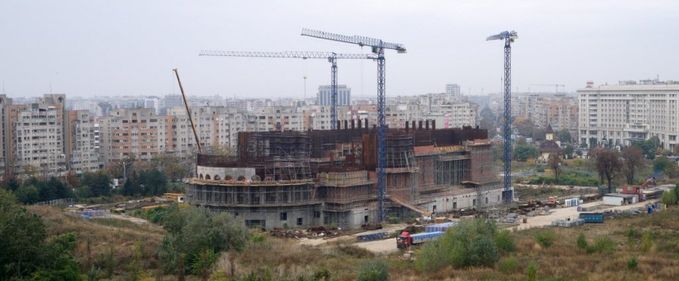 O întrebare mai bună: când ne vom opri din construit biserici?