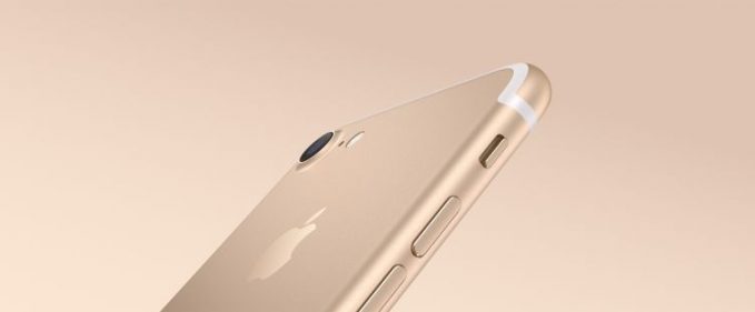 Apple limitează inclusiv telefoanele vechi de un an fără să anunțe utilizatorul