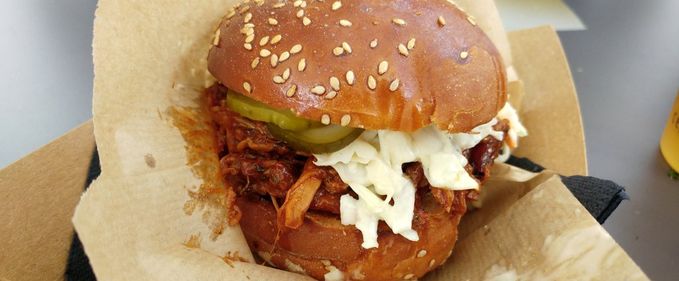 Pulled pork este noul burger – unde să-l mâncați și cum să-l faceți acasă