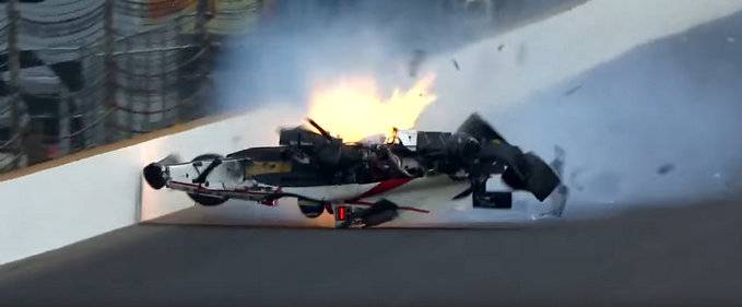 Un accident spectaculos la 330 km/h în Indycar