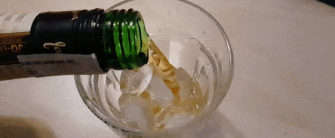 Un whiskey maturat și în butoaie de bere neagră artizanală? Yes, please! (dau 3 sticle cadou)