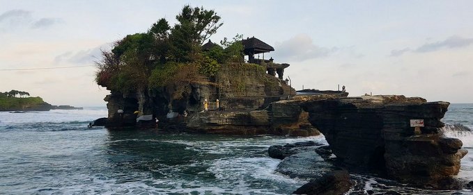 Două societăți la poluri opuse în privința sexului: Indonezia vs Franța