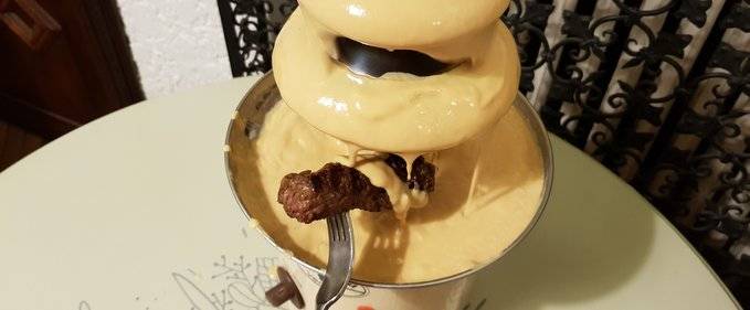 Fântâna de muștar pentru mici este reală!