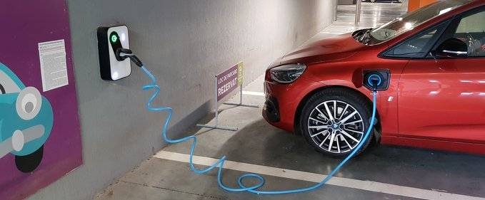 Lege nouă în UE: stații de încărcare electrică la fiecare 60 km pe șoselele coridoarelor europene
