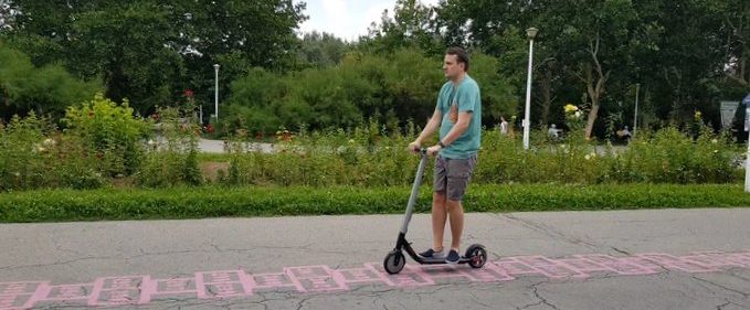 Am cumpărat trotinetă electrică, un model Ninebot KickScooter ES2
