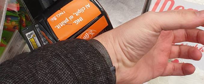 Am activat și plătit contactless cu Fitbit Pay