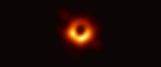 Imaginea găurii negre din M87 în context mai bun