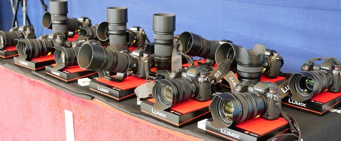 Am văzut noile full-frame-uri Panasonic S1 și S1R