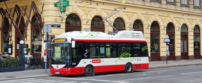 Viena are deja autobuze electrice cu baterii și pantograf