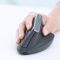 Review: mouse Logitech MX Vertical cu formă inedită