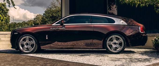 Un Rolls-Royce cu caroserie break